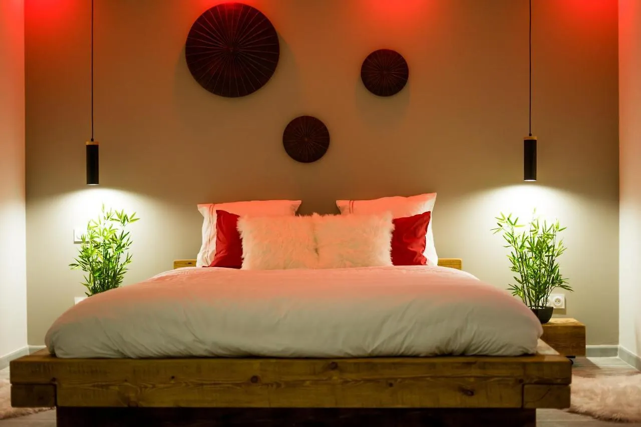 Le Petit Paradis Bed & Breakfast Orange