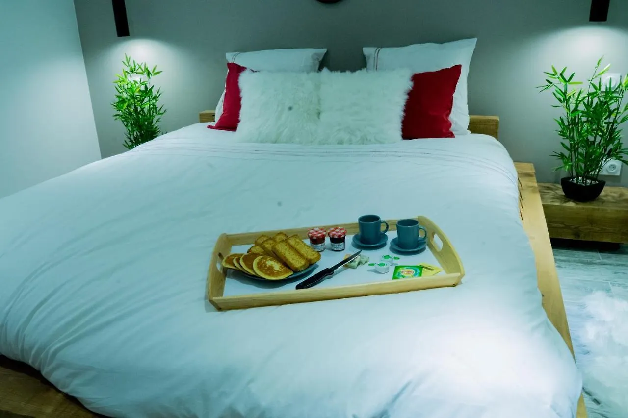 Le Petit Paradis Bed & Breakfast Orange  France