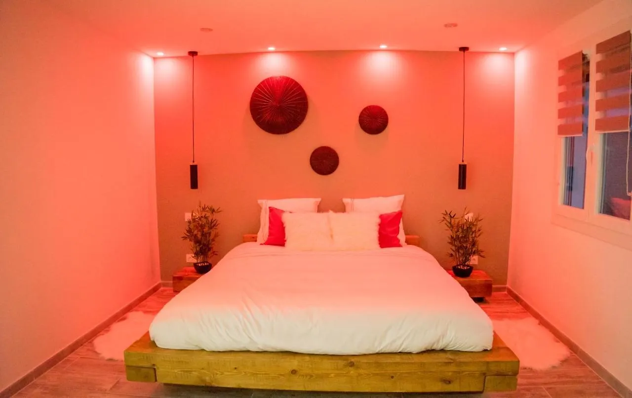Le Petit Paradis Bed & Breakfast Orange