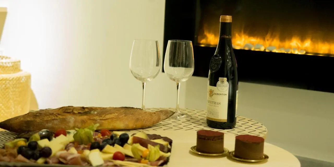 Le Petit Paradis Bed & Breakfast Orange  0*, Orange (Vaucluse) France